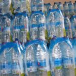 Distribution eau en bouteillesplastiques à Cahors
